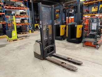 Штабелеры с электроприводом Crown WF3000 10