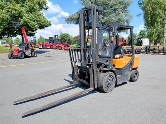 Четырехопорные погрузчики Doosan D30GP