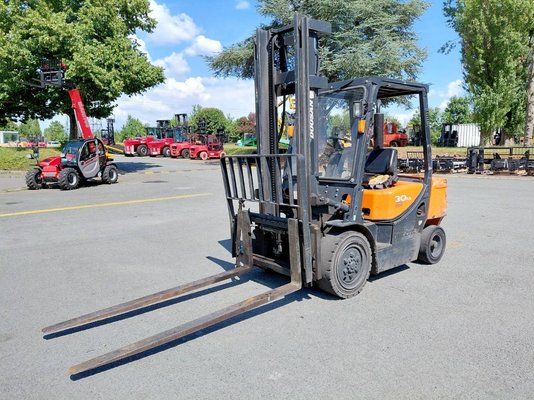 Четырехопорные погрузчики Doosan D30GP - 1