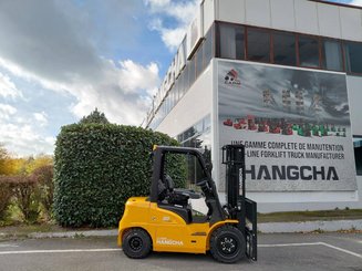 Четырехопорные погрузчики Hangcha XE30Hi ( CPD30-XEY2H2-SI )