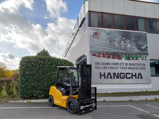 Четырехопорные погрузчики Hangcha XE30Hi ( CPD30-XEY2H2-SI )