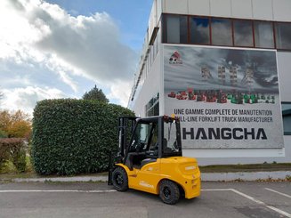 Четырехопорные погрузчики Hangcha XE30Hi ( CPD30-XEY2H2-SI )