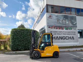 Четырехопорные погрузчики Hangcha XE30Hi ( CPD30-XEY2H2-SI )