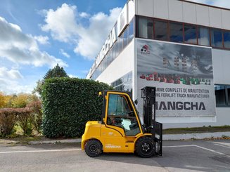 Четырехопорные погрузчики Hangcha XE30Hi ( CPD30-XEY2H2-SI )