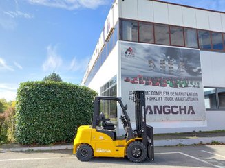 Четырехопорные погрузчики Hangcha XE35i (CPD35-XEY2HA-SI)
