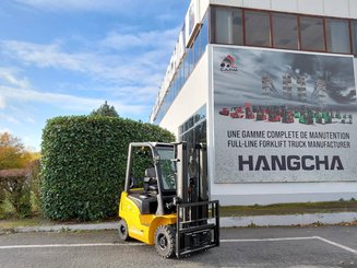 Четырехопорные погрузчики Hangcha XE15i (CPD15-XEY2HA-SI)