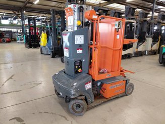 Строительный подъёмник с вертикальной мачтой JLG TOUCAN DUO