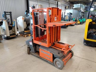 Строительный подъёмник с вертикальной мачтой JLG TOUCAN DUO