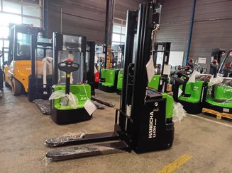 Штабелеры с электроприводом Hangcha CDD16-XT1-SI