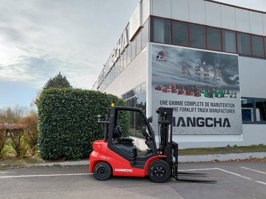 Четырехопорные погрузчики Hangcha XF25D-2 (CPCD25-X2H7F1) - 1