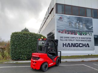 Четырехопорные погрузчики Hangcha XF30D-2