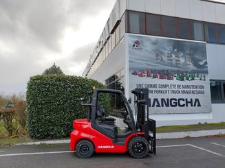 Четырехопорные погрузчики Hangcha XF30D-2