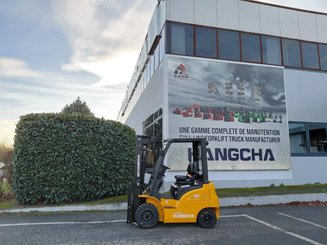 Четырехопорные погрузчики Hangcha XE20Ci ( CPD20-XEXY2HA-SI )