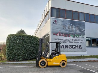 Четырехопорные погрузчики Hangcha XE35i (CPD35-XEY2HA-SI)