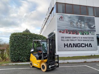 Четырехопорные погрузчики Hangcha XE18i (CPD18-XEY2HA-SI) 