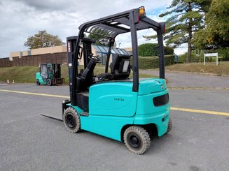 Четырехопорные погрузчики Hyster J2.50XM
