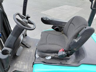 Четырехопорные погрузчики Hyster J2.50XM