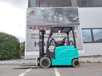 Четырехопорные погрузчики Hyster J2.50XM