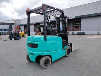 Четырехопорные погрузчики Hyster J2.50XM