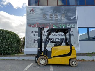 Четырехопорные погрузчики Yale ERP25VL