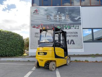 Четырехопорные погрузчики Yale ERP25VL