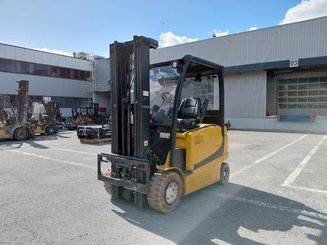 Четырехопорные погрузчики Yale ERP25VL