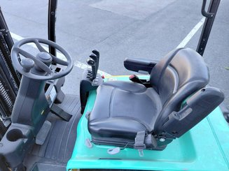 Трехопорные погрузчики Yale ERP18VTL