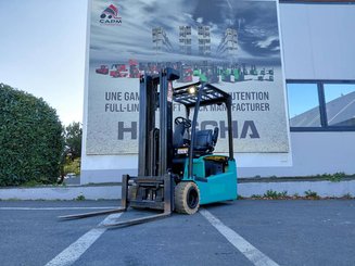 Трехопорные погрузчики Yale ERP18VTL