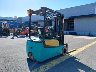 Трехопорные погрузчики Yale ERP18VTL