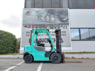 Четырехопорные погрузчики Yale GDP25VX