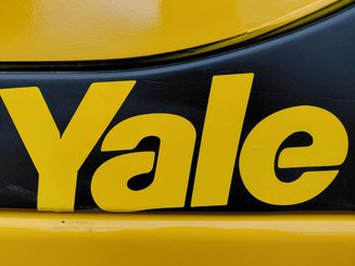 Четырехопорные погрузчики Yale GDP25VX
