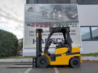 Четырехопорные погрузчики Yale GDP25VX