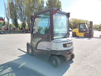 Четырехопорные погрузчики Yale ERP30VL