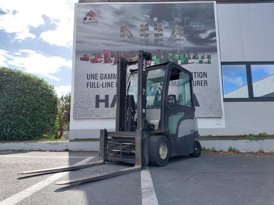 Четырехопорные погрузчики Yale ERP30VL - 1