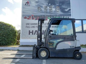 Четырехопорные погрузчики Yale ERP30VL