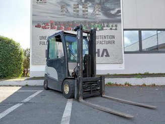 Четырехопорные погрузчики Yale ERP30VL
