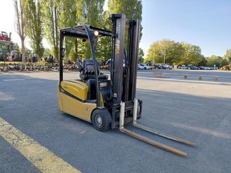 Трехопорные погрузчики Yale ERP18VTL