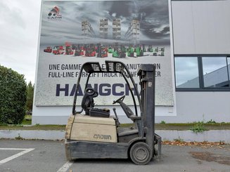Трехопорные погрузчики Crown SC30-16