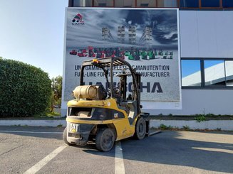 Четырехопорные погрузчики Caterpillar GP20N