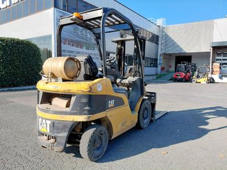 Четырехопорные погрузчики Caterpillar GP20N