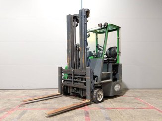 Четырехходовый вилочный погрузчик Combilift COMBI CB2500