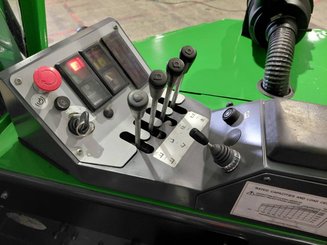 Четырехходовый вилочный погрузчик Combilift COMBI CB2500