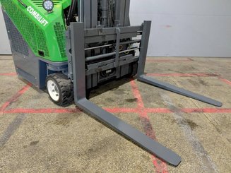 Четырехходовый вилочный погрузчик Combilift COMBI CB2500