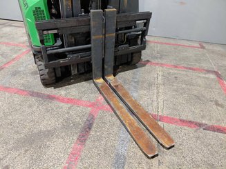 Четырехходовый вилочный погрузчик Combilift COMBI CB2500