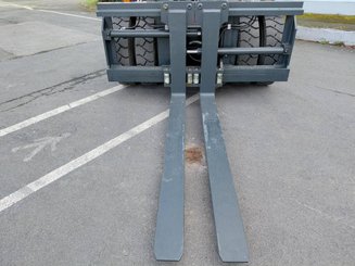 Четырехопорные погрузчики Kalmar DCG160-12T